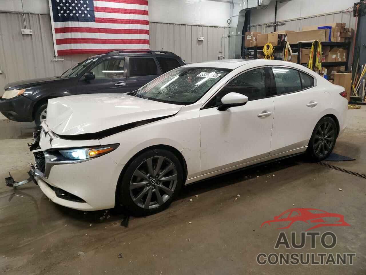 MAZDA 3 2019 - 3MZBPAEM1KM101048