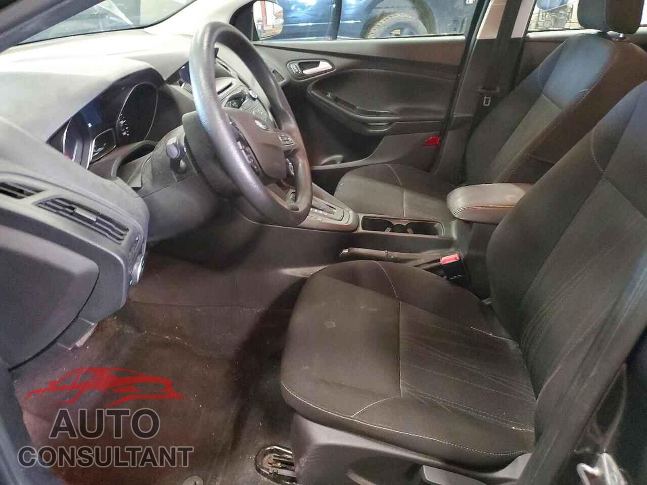 FORD FOCUS 2017 - 1FADP3K23HL213960