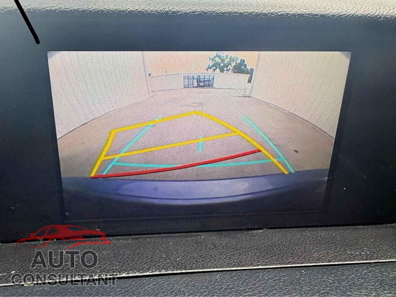 LEXUS IS 2016 - JTHBA1D28G5008169