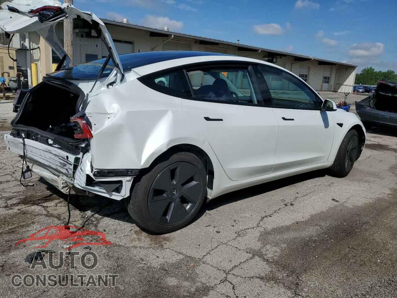 TESLA MODEL 3 2023 - 5YJ3E1EA0PF547352