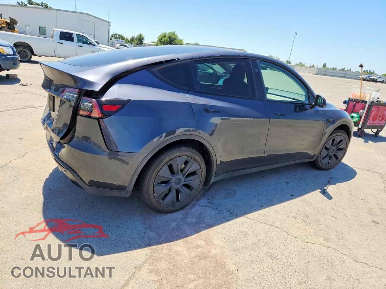 TESLA MODEL Y 2024 - 7SAYGDED9RF111519