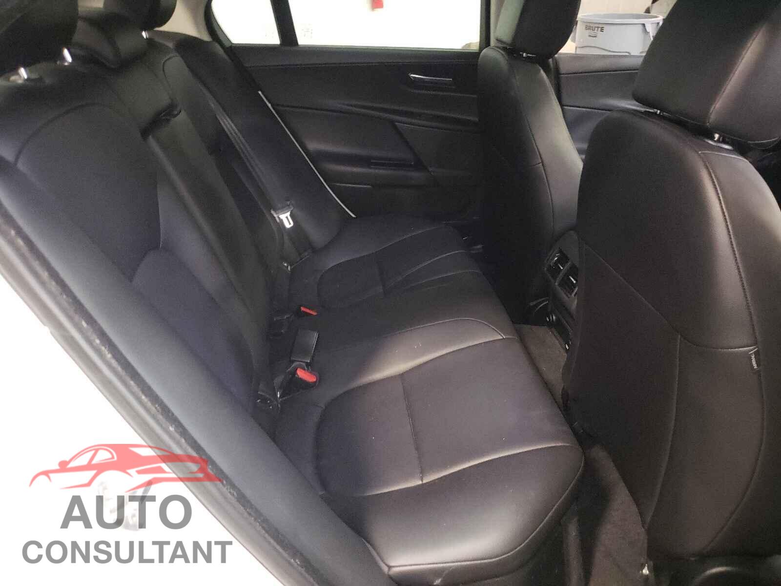 JAGUAR XE 2017 - SAJAR4BG1HA976162