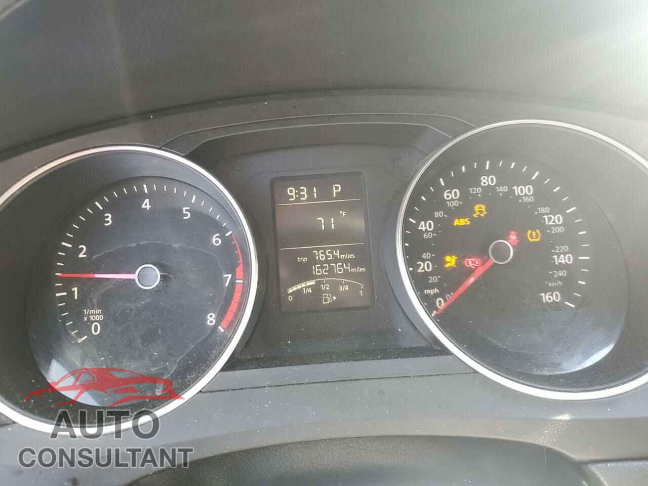 VOLKSWAGEN JETTA 2017 - 3VW2B7AJ8HM414801