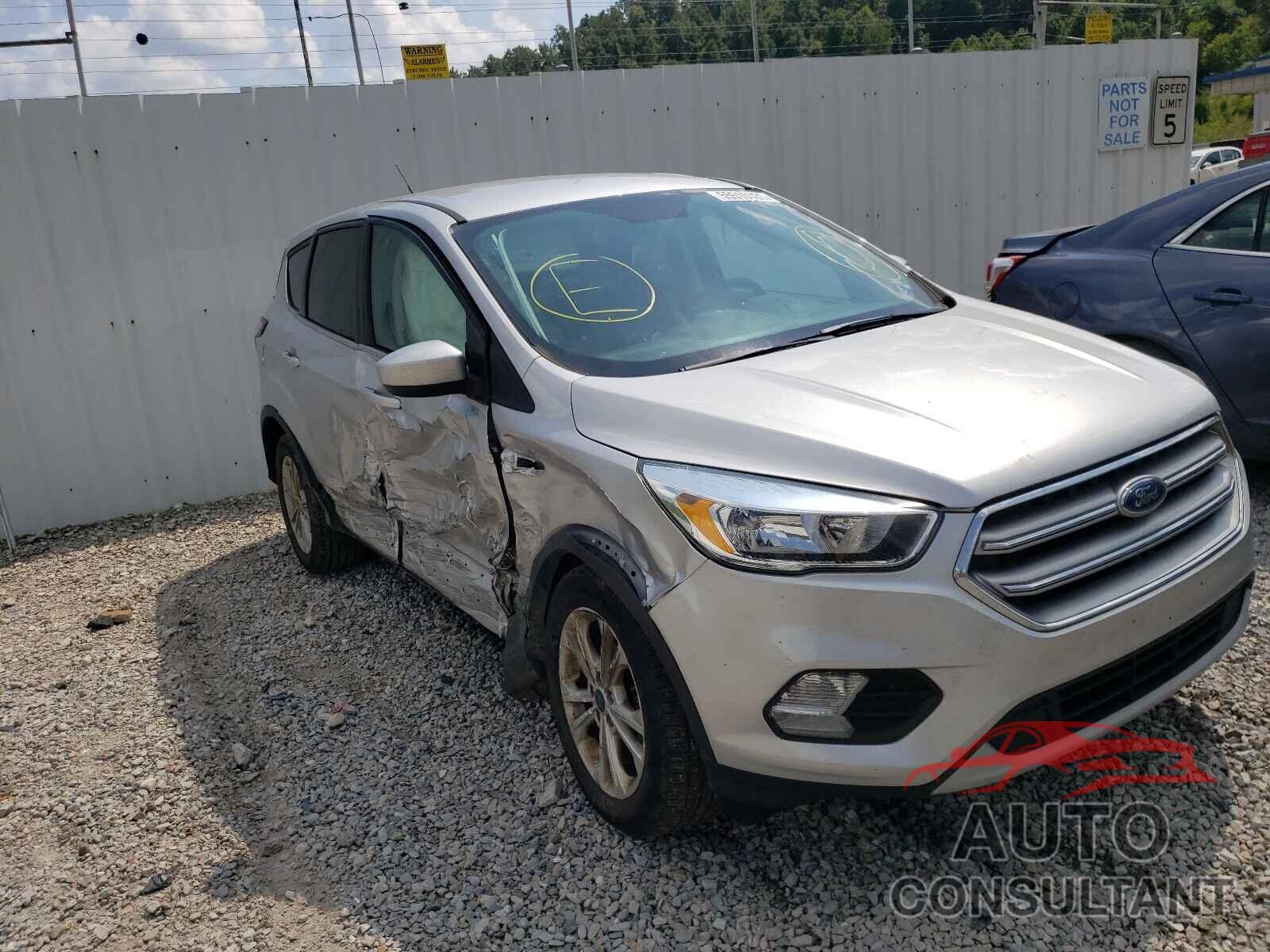 FORD ESCAPE 2017 - 1FMCU9GD5HUC76057