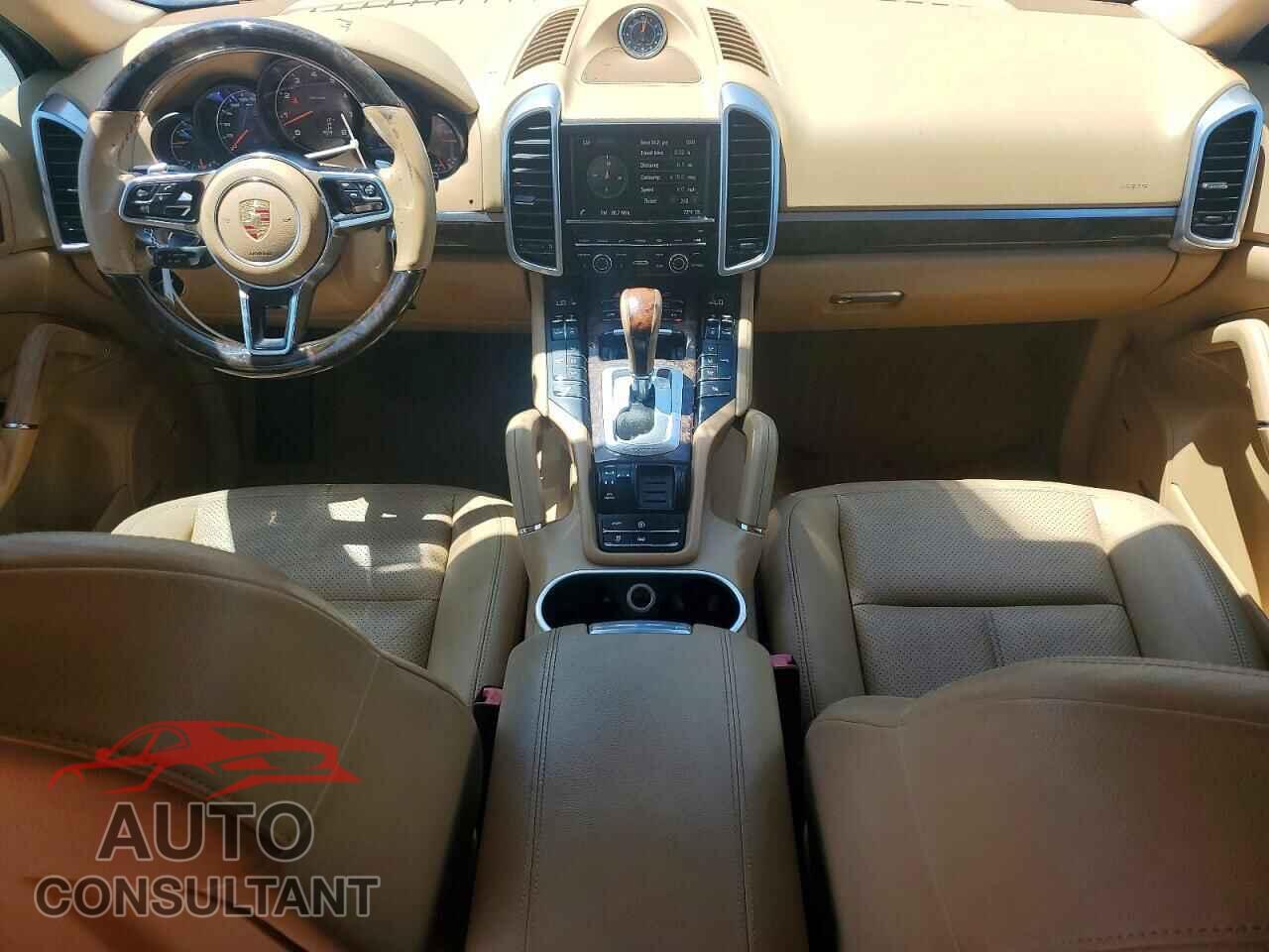 PORSCHE CAYENNE 2016 - WP1AA2A23GLA03575