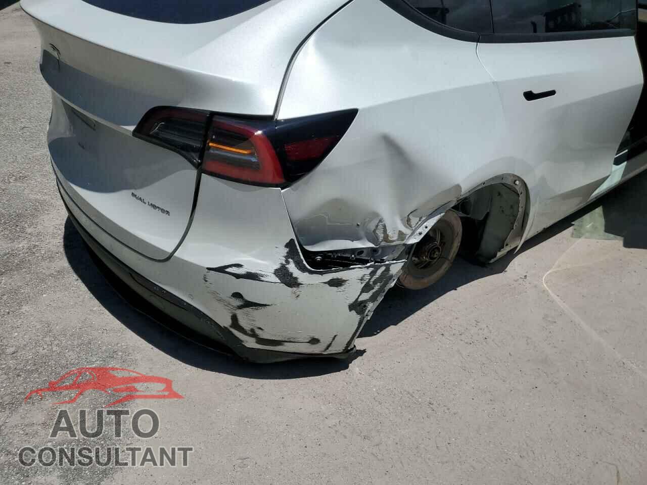 TESLA MODEL Y 2021 - 5YJYGDEEXMF069666