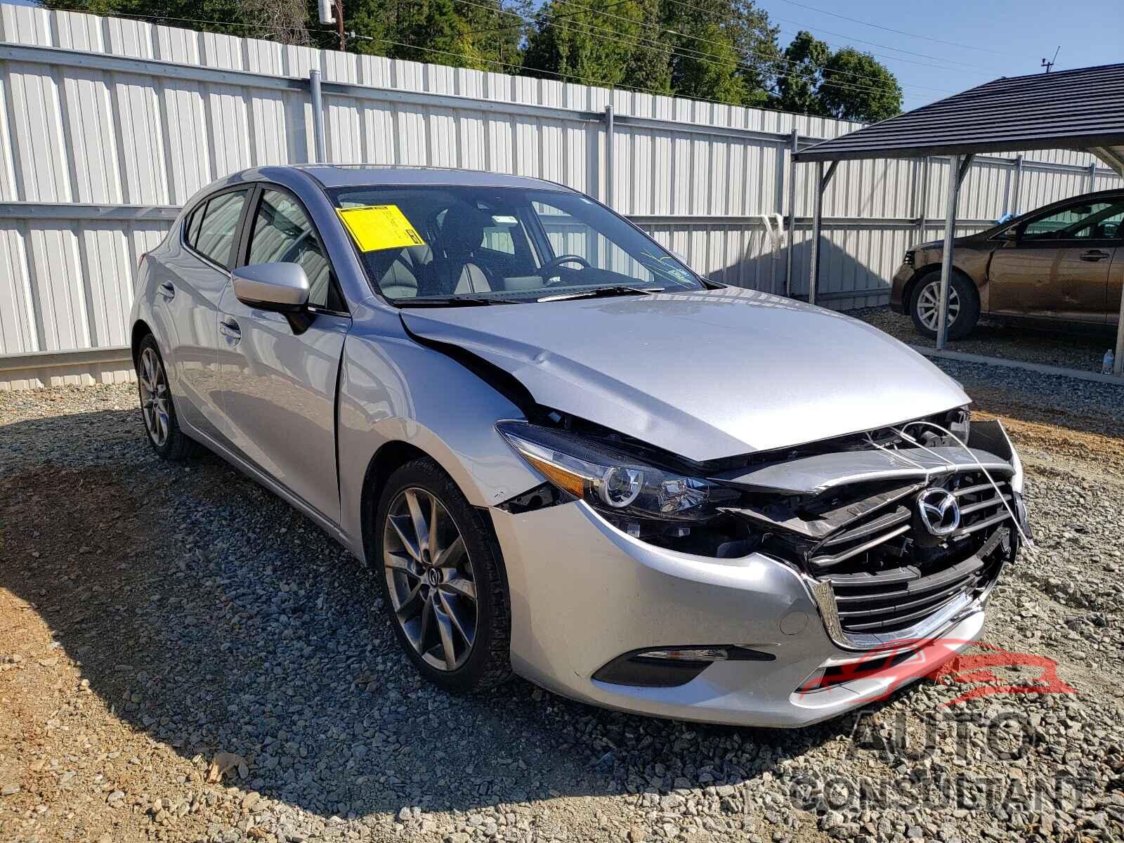 MAZDA 3 2018 - 3MZBN1L32JM241947