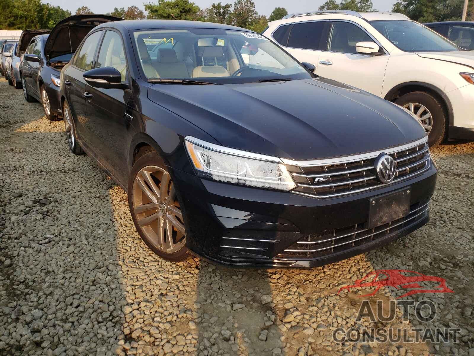 VOLKSWAGEN PASSAT 2018 - 1VWAA7A33JC011929