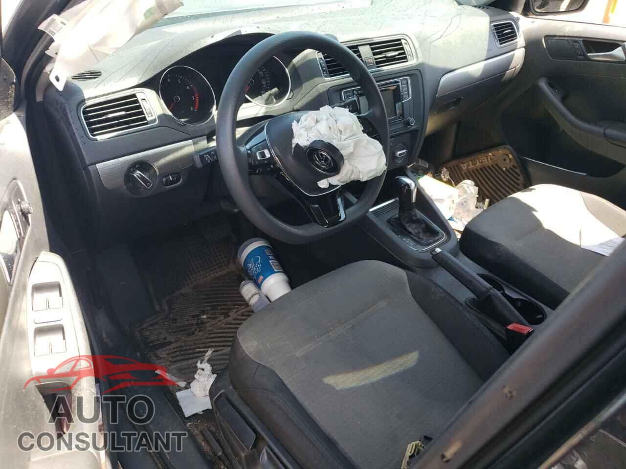 VOLKSWAGEN JETTA 2017 - 3VW2B7AJ5HM398461