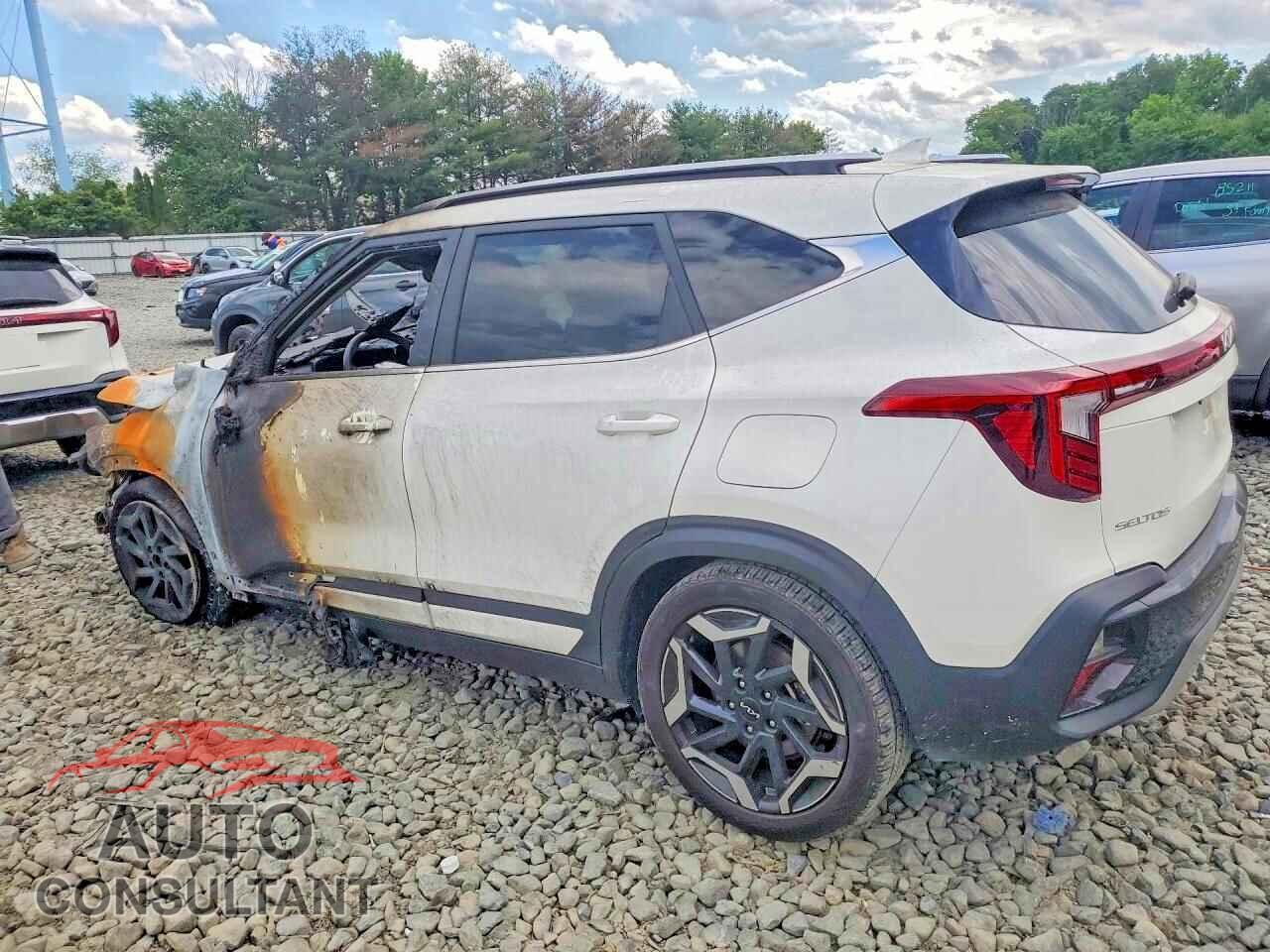 KIA SELTOS 2024 - KNDETCA76R7501005