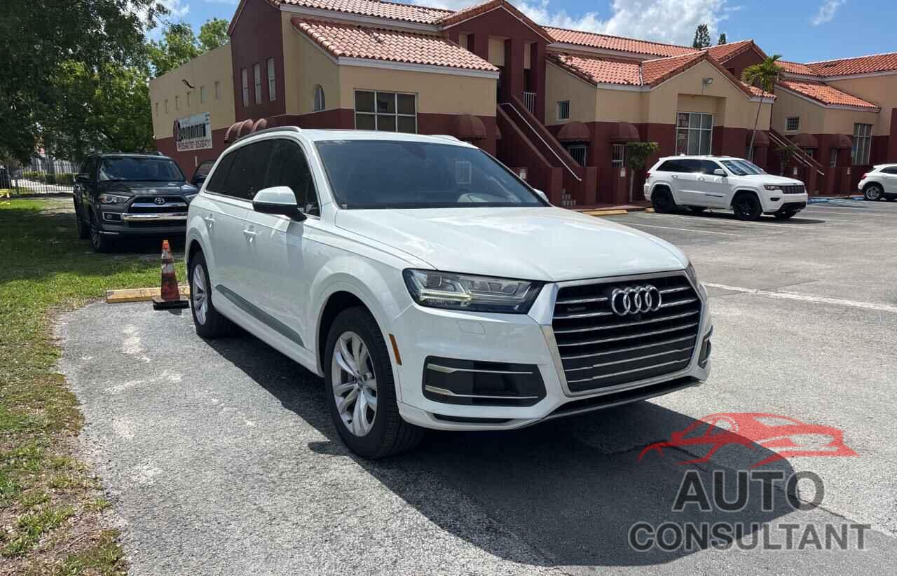 AUDI Q7 2017 - WA1LHAF79HD049180