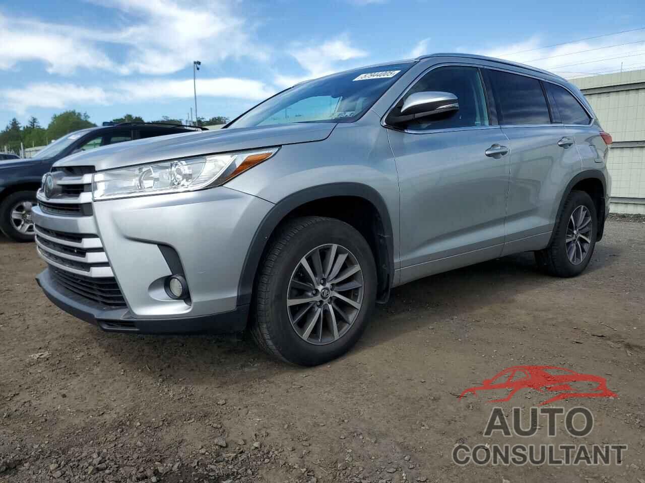 TOYOTA HIGHLANDER 2018 - 5TDJZRFH7JS866725