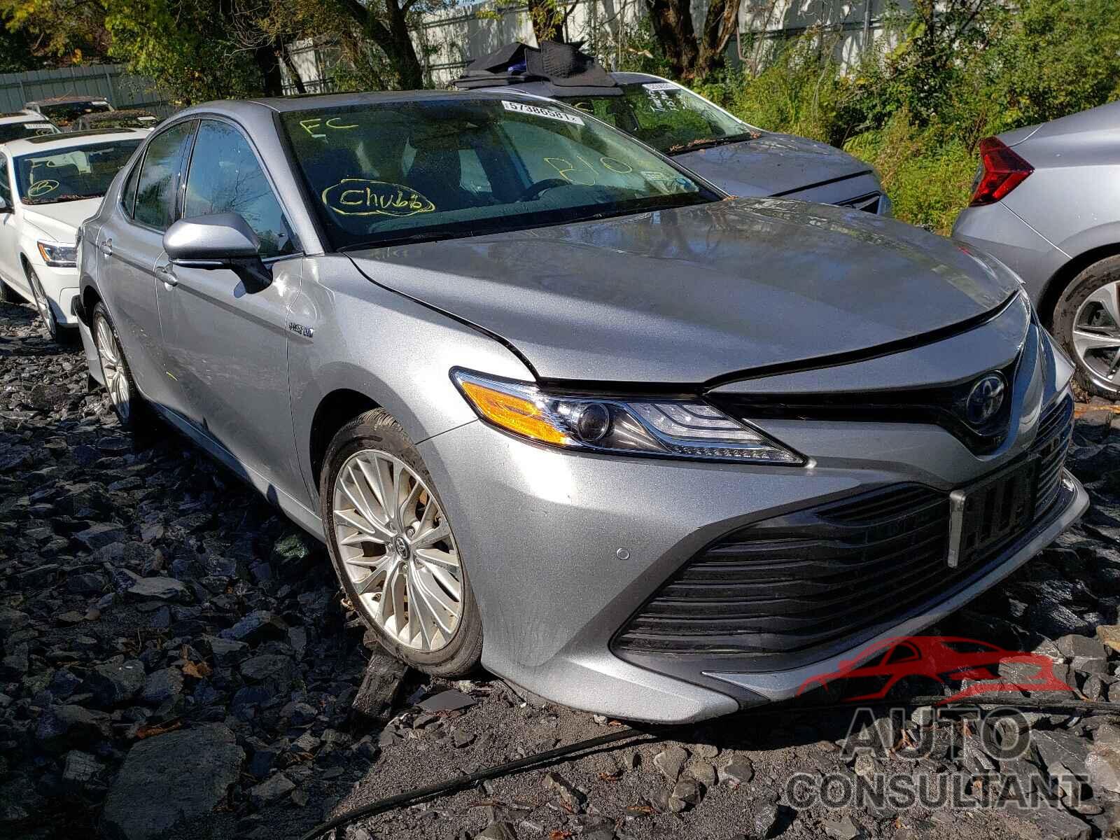 TOYOTA CAMRY 2019 - 4T1B21HK0KU010937