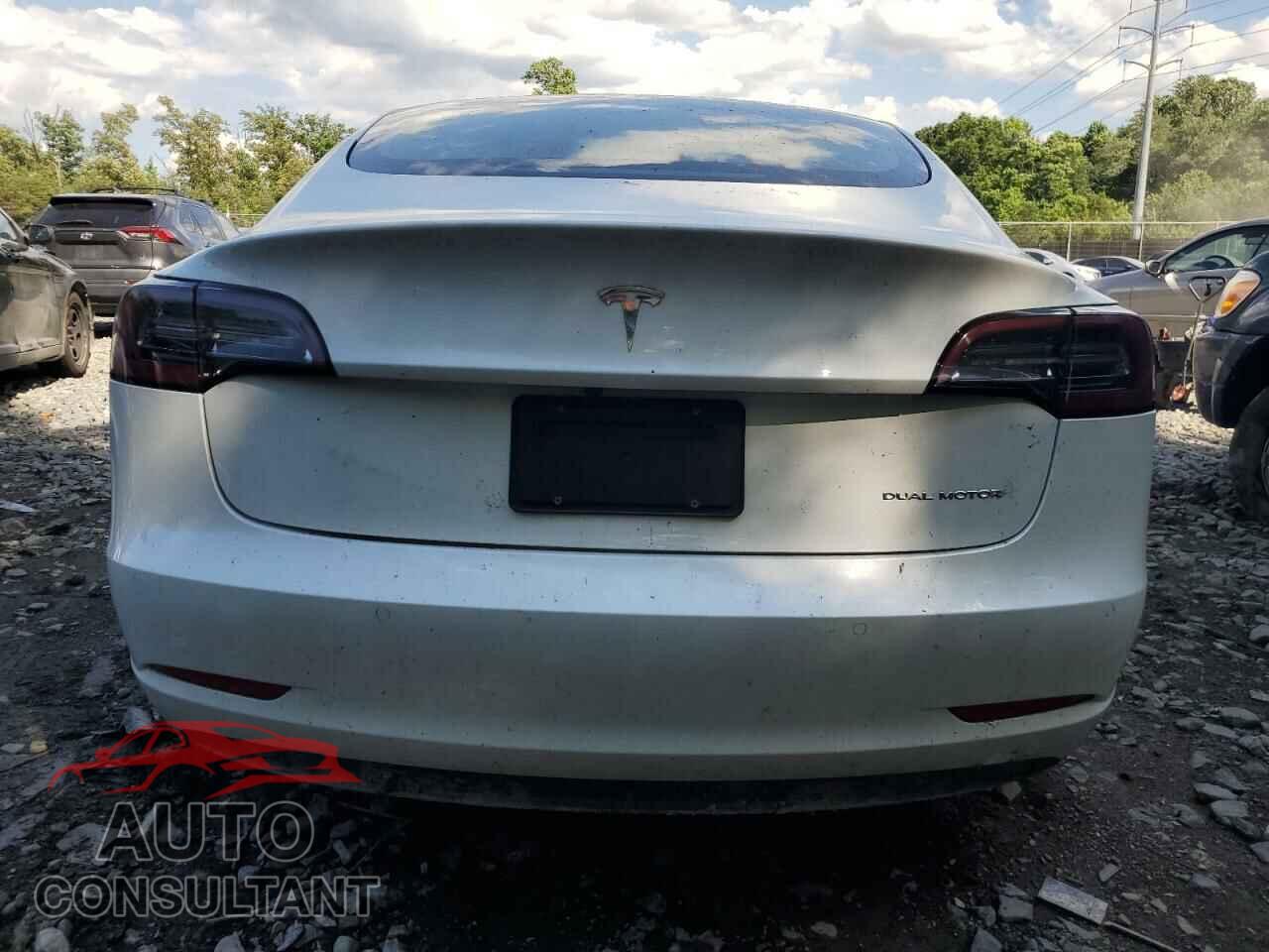 TESLA MODEL 3 2021 - 5YJ3E1EB1MF858566