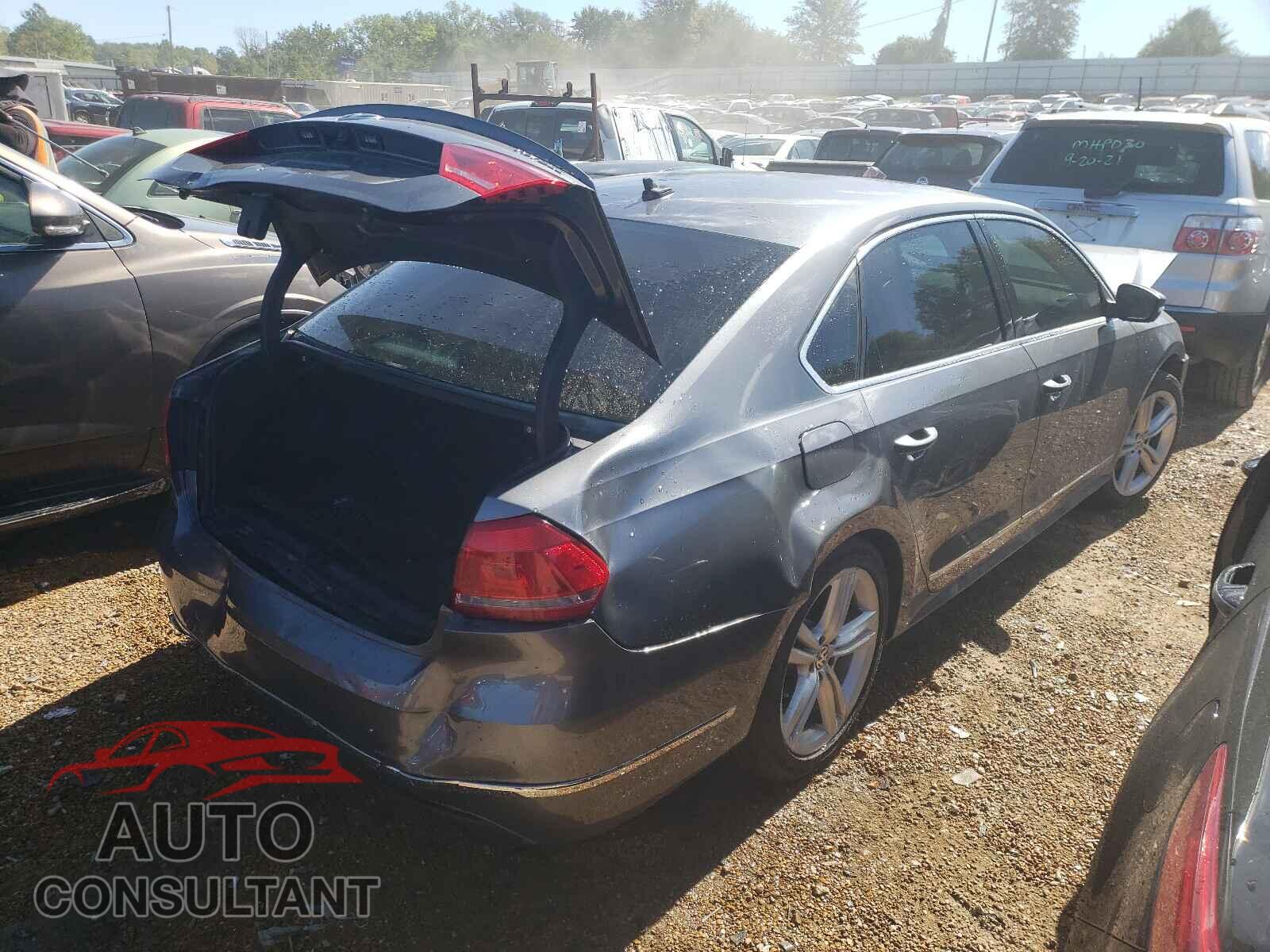 VOLKSWAGEN PASSAT 2014 - 1VWCN7A31EC083425