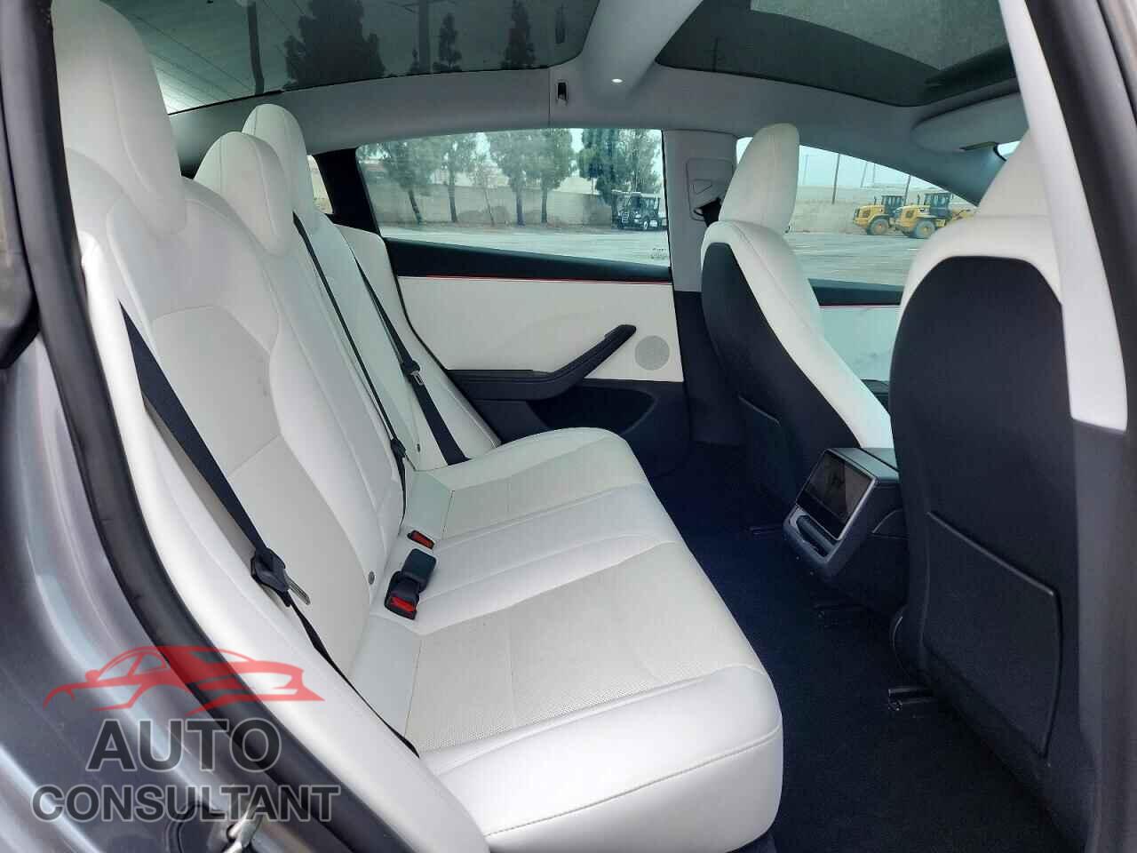TESLA MODEL 3 2024 - 5YJ3E1EA0RF862851