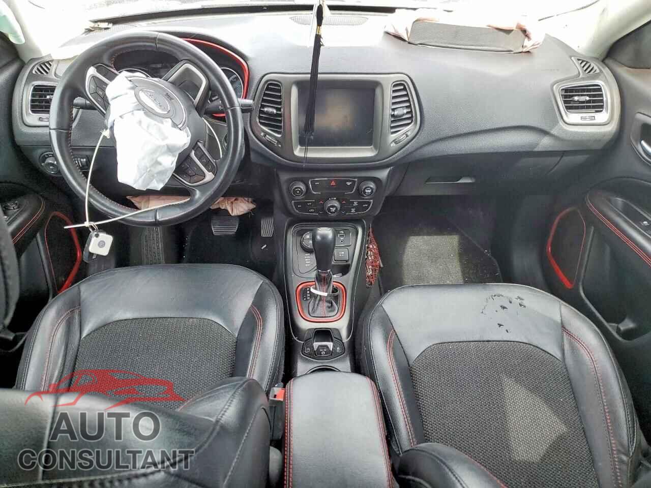 JEEP COMPASS 2019 - 3C4NJDDB7KT618007