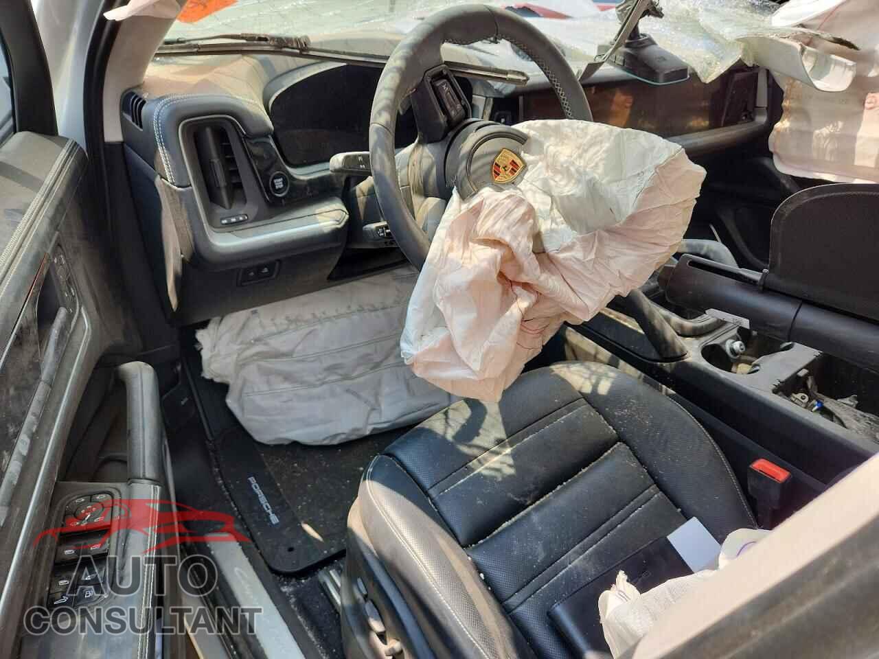PORSCHE CAYENNE 2024 - WP1AM2AY8RDA48309