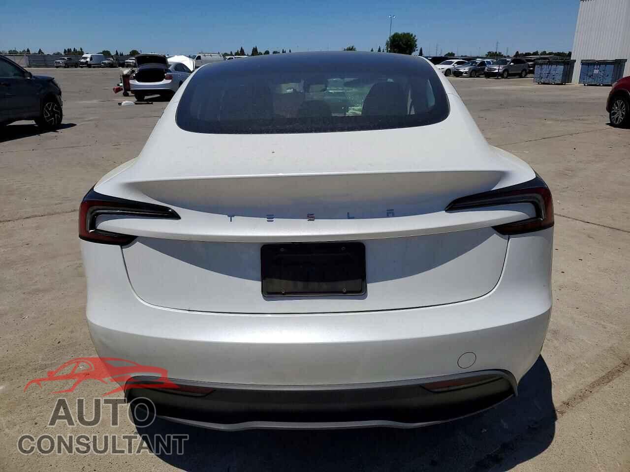 TESLA MODEL 3 2024 - 5YJ3E1EA3RF784856