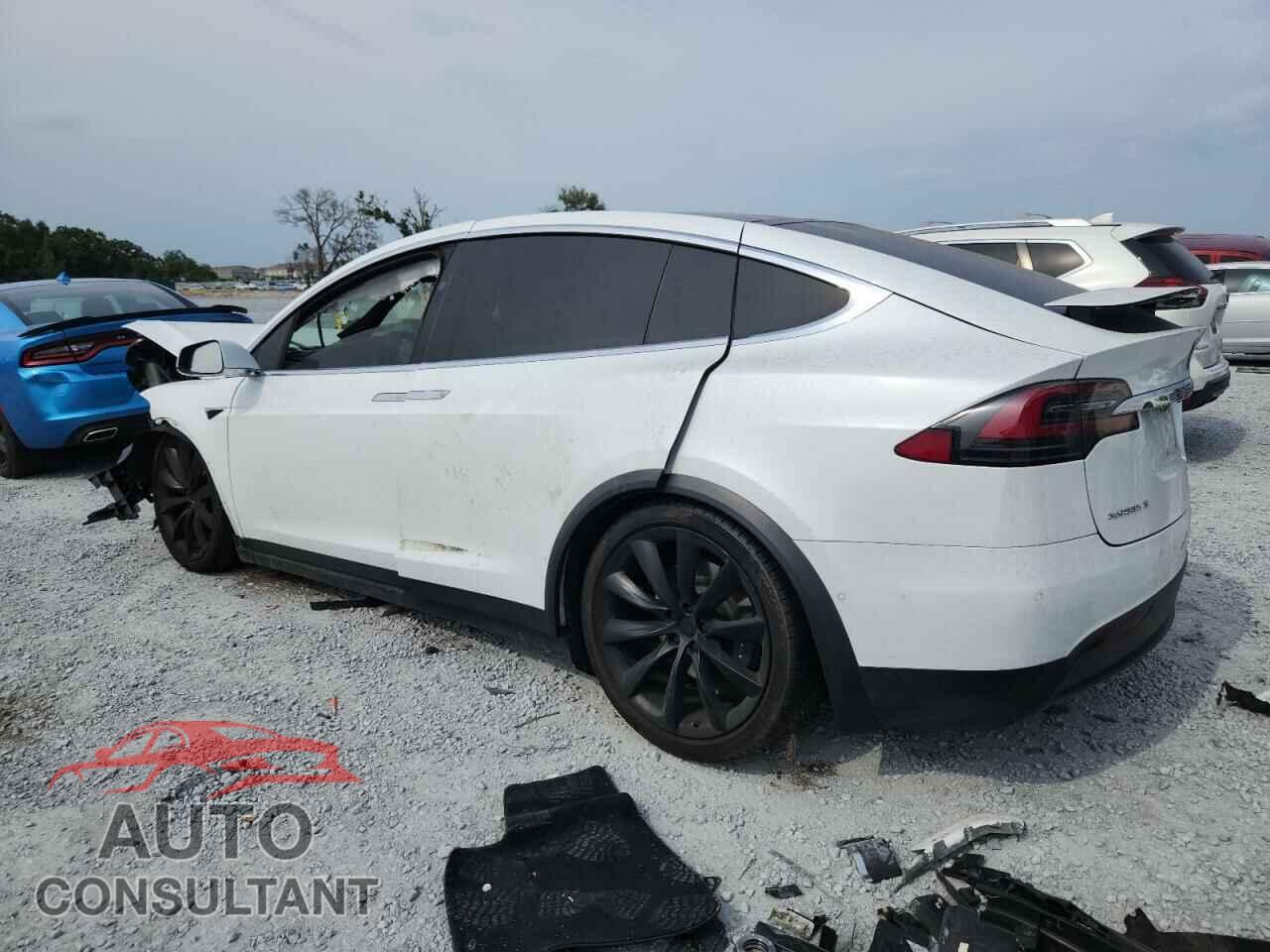 TESLA MODEL X 2018 - 5YJXCBE24JF138073