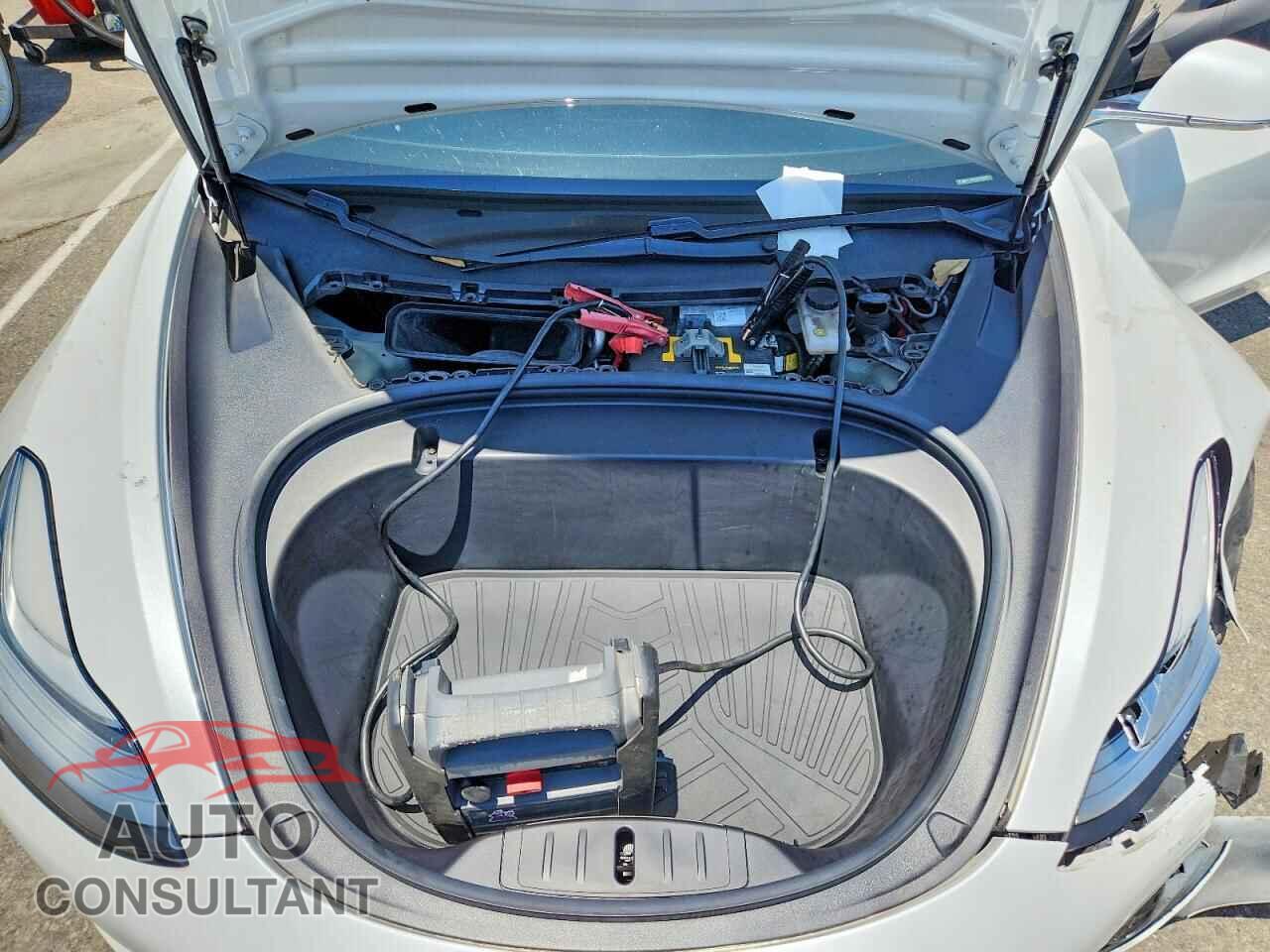 TESLA MODEL 3 2020 - 5YJ3E1EB5LF651189