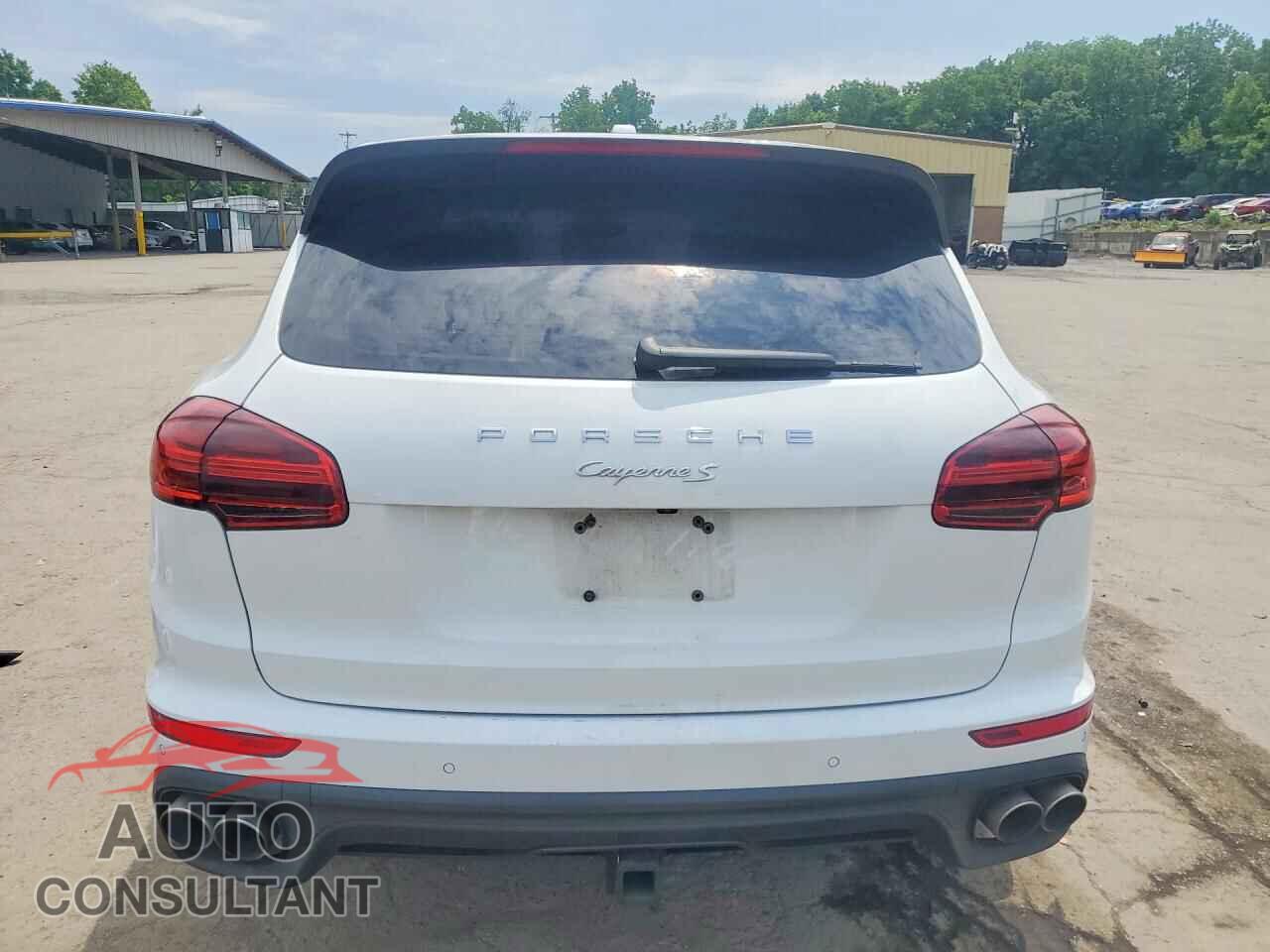 PORSCHE CAYENNE 2016 - WP1AB2A21GLA96576