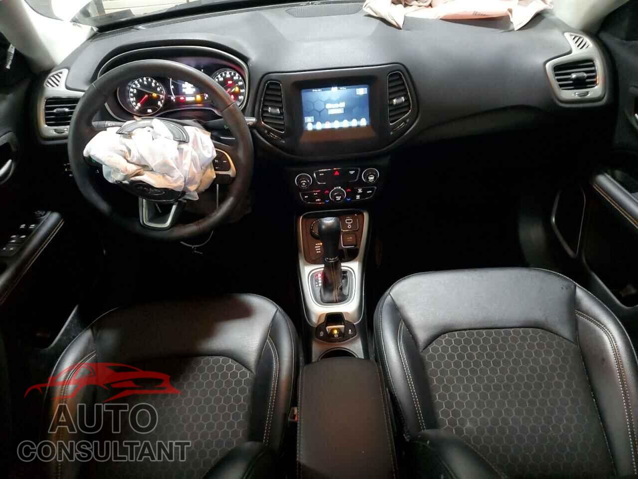 JEEP COMPASS 2020 - 3C4NJDBB0LT240052