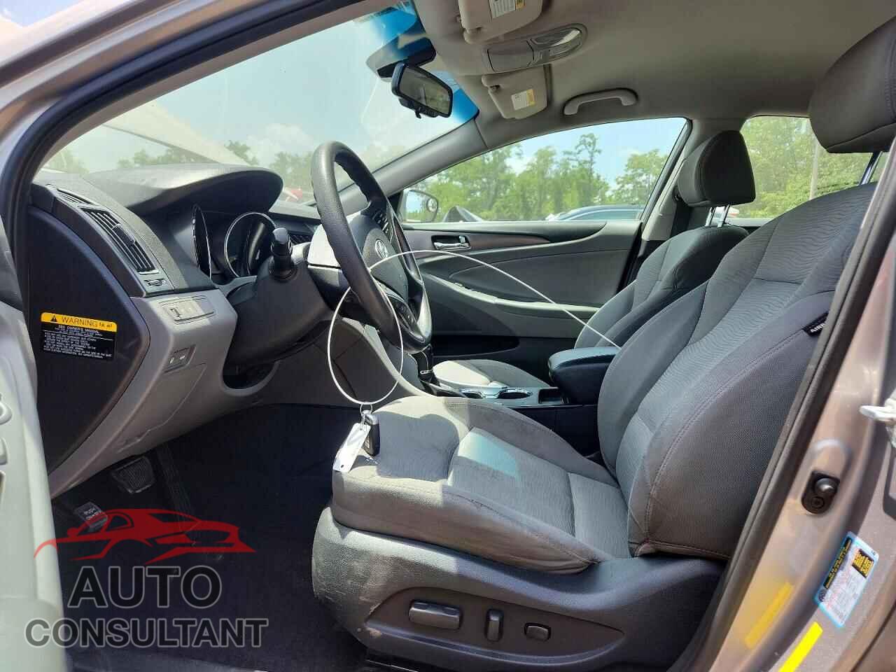 HYUNDAI SONATA 2012 - KMHEC4A47CA030581