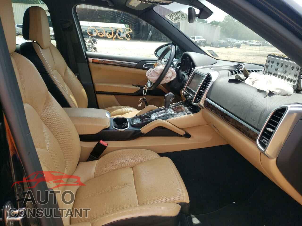 PORSCHE CAYENNE 2016 - WP1AA2A27GKA09403