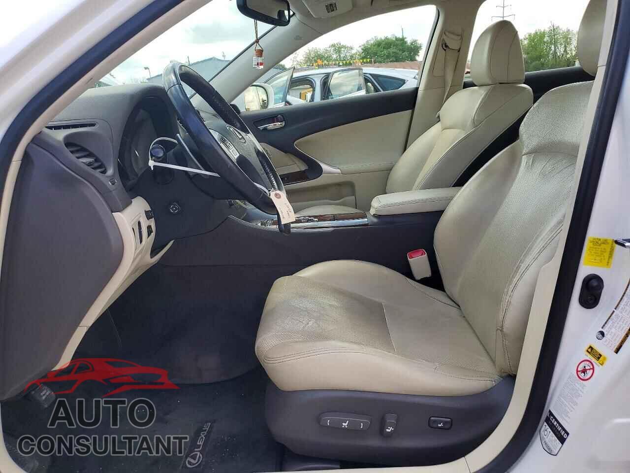 LEXUS IS 2013 - JTHCF5C25D5063673