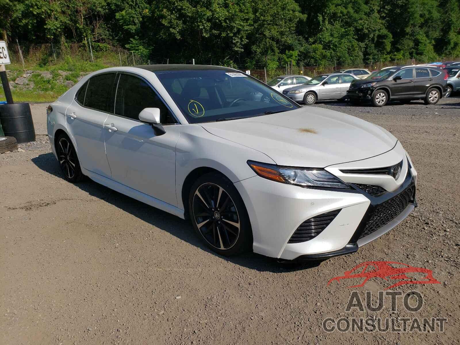 TOYOTA CAMRY 2018 - 4T1B61HK2JU655866