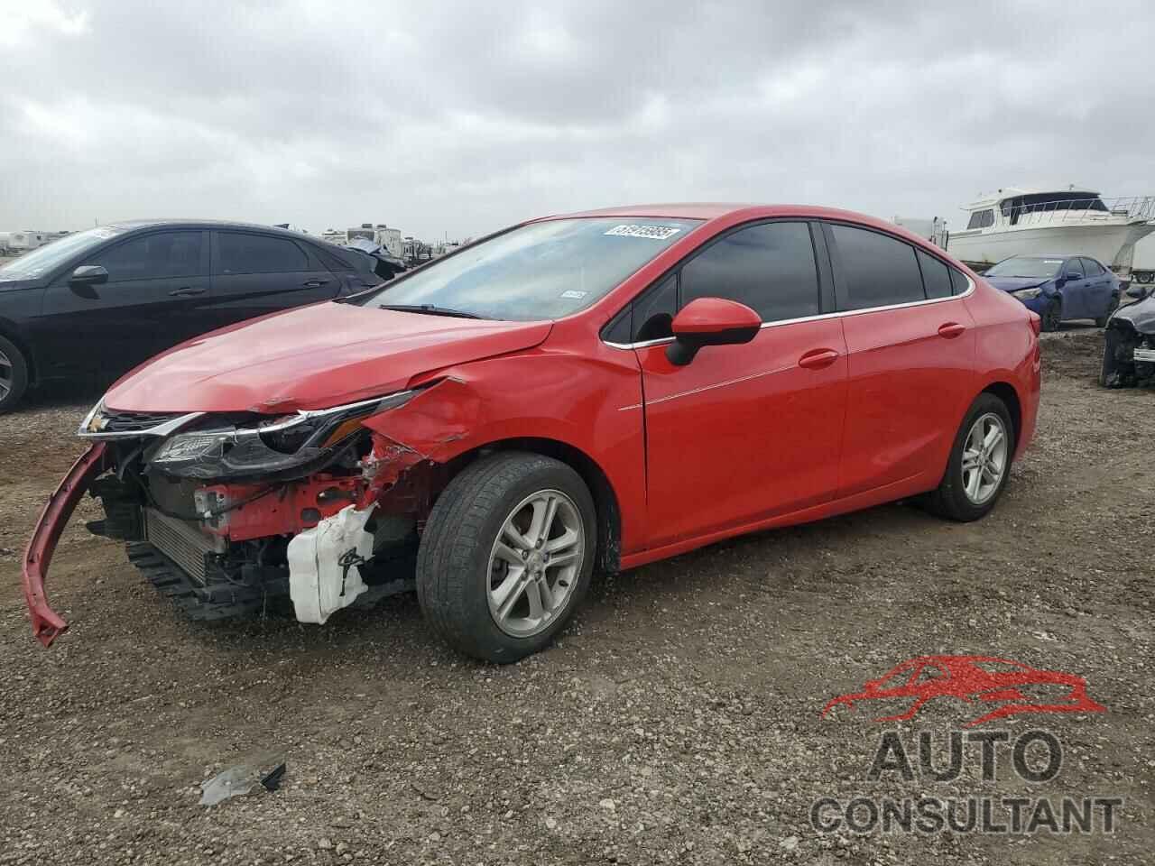 CHEVROLET CRUZE 2018 - 1G1BE5SM1J7219512