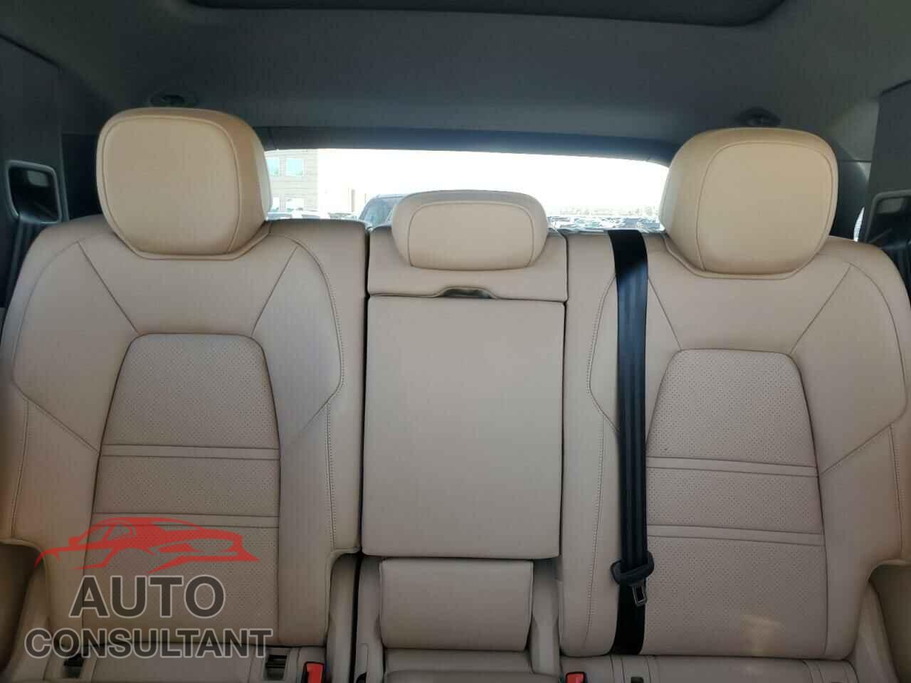 PORSCHE CAYENNE 2019 - WP1AA2AY2KDA01596
