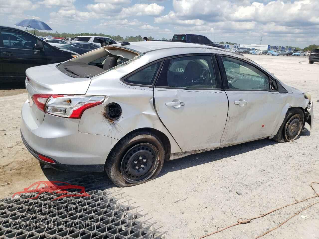 FORD FOCUS 2012 - 1FAHP3F26CL201547
