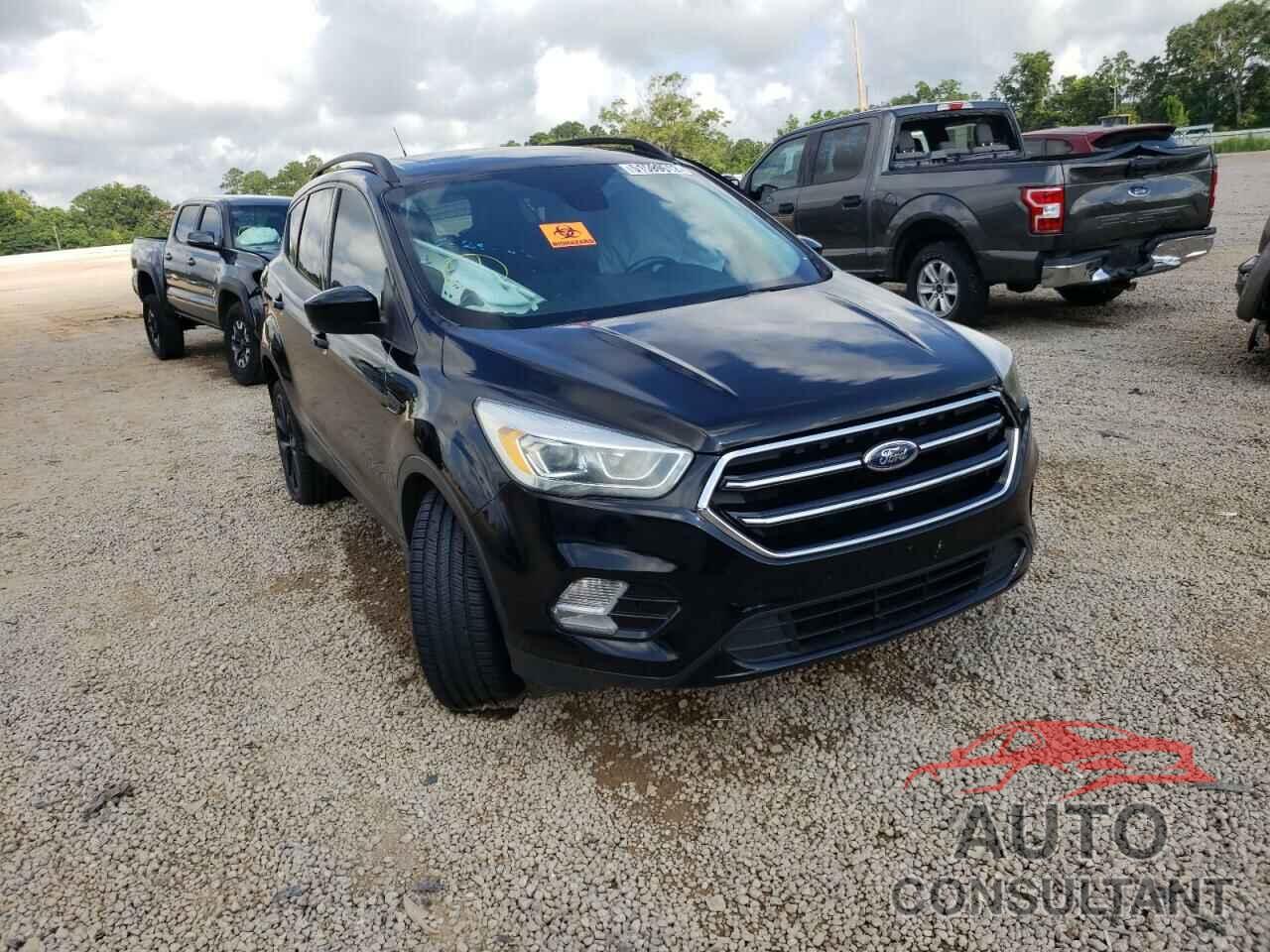 FORD ESCAPE 2017 - 1FMCU0GD4HUA79442