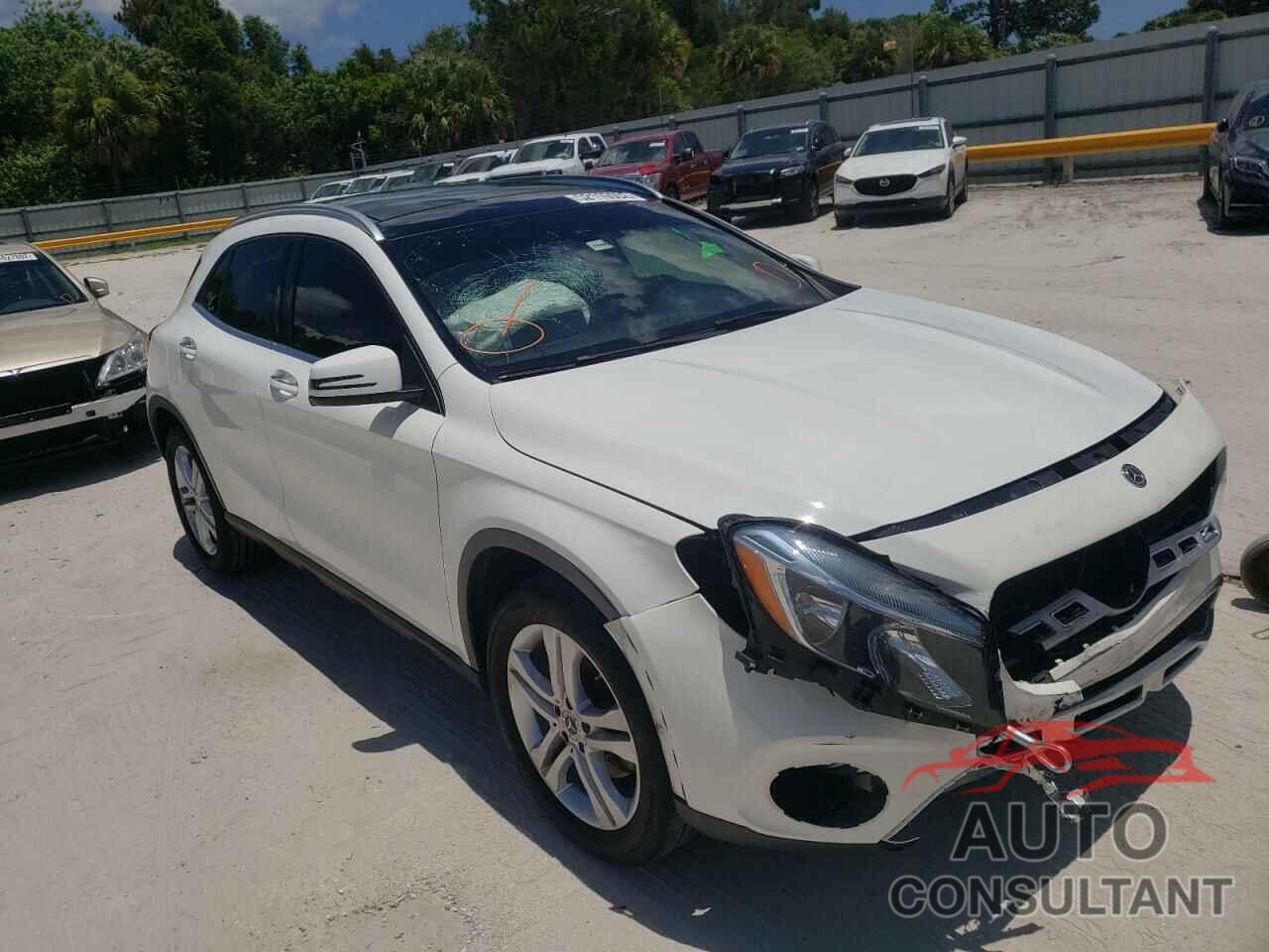 MERCEDES-BENZ GLA-CLASS 2018 - WDCTG4GB9JJ483212