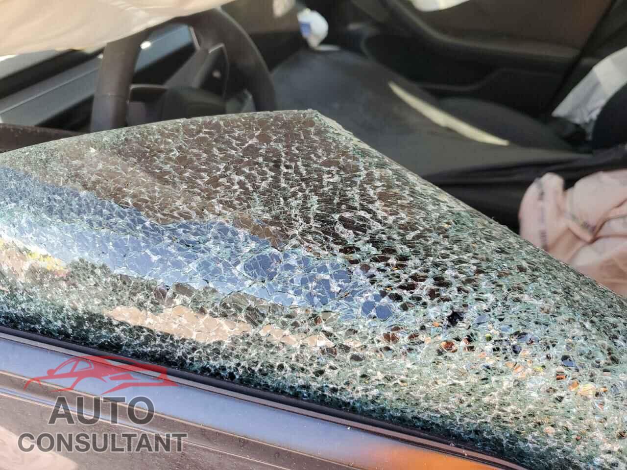 TESLA MODEL 3 2024 - 5YJ3E1EB2RF799213