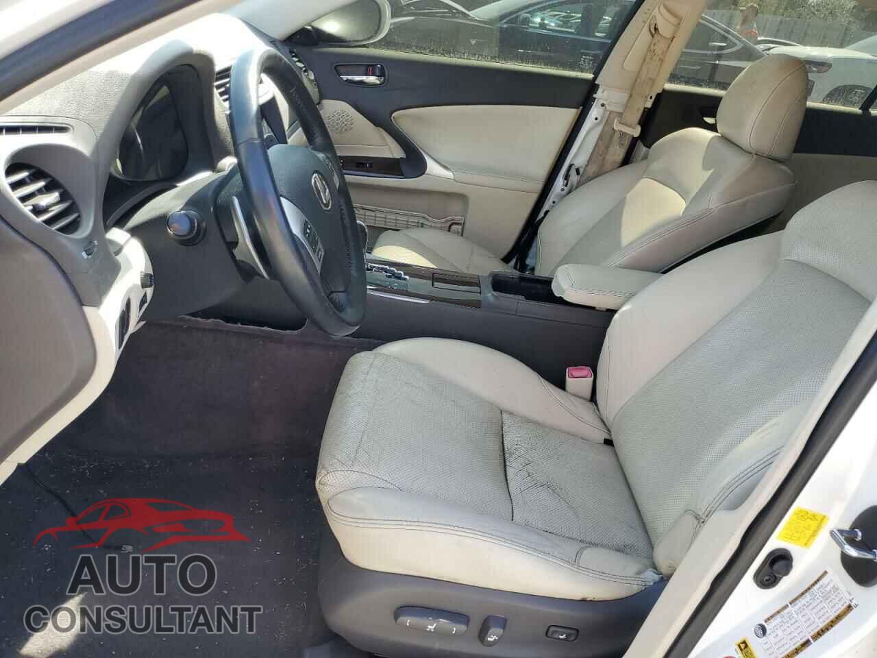 LEXUS IS 2012 - JTHBE5C20C5029217