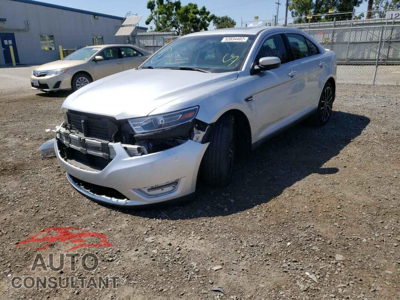 FORD TAURUS 2017 - 1FAHP2E88HG135261