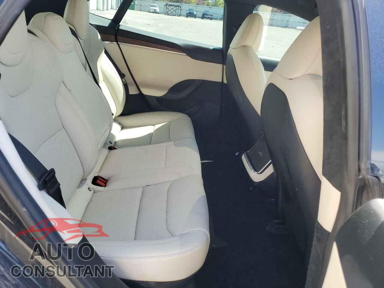 TESLA MODEL S 2023 - 5YJSA1E57PF502838