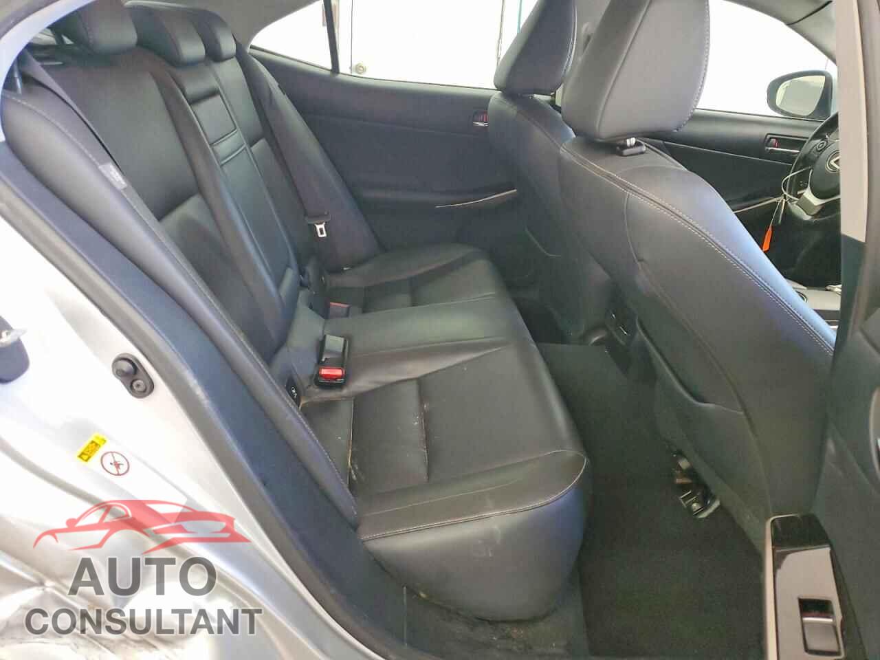 LEXUS IS 2015 - JTHCF1D21F5028770