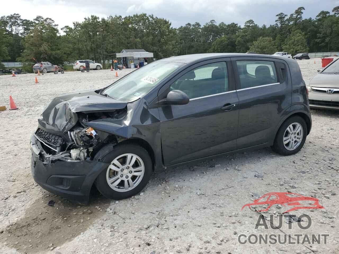 CHEVROLET SONIC 2015 - 1G1JC6SH8F4189900