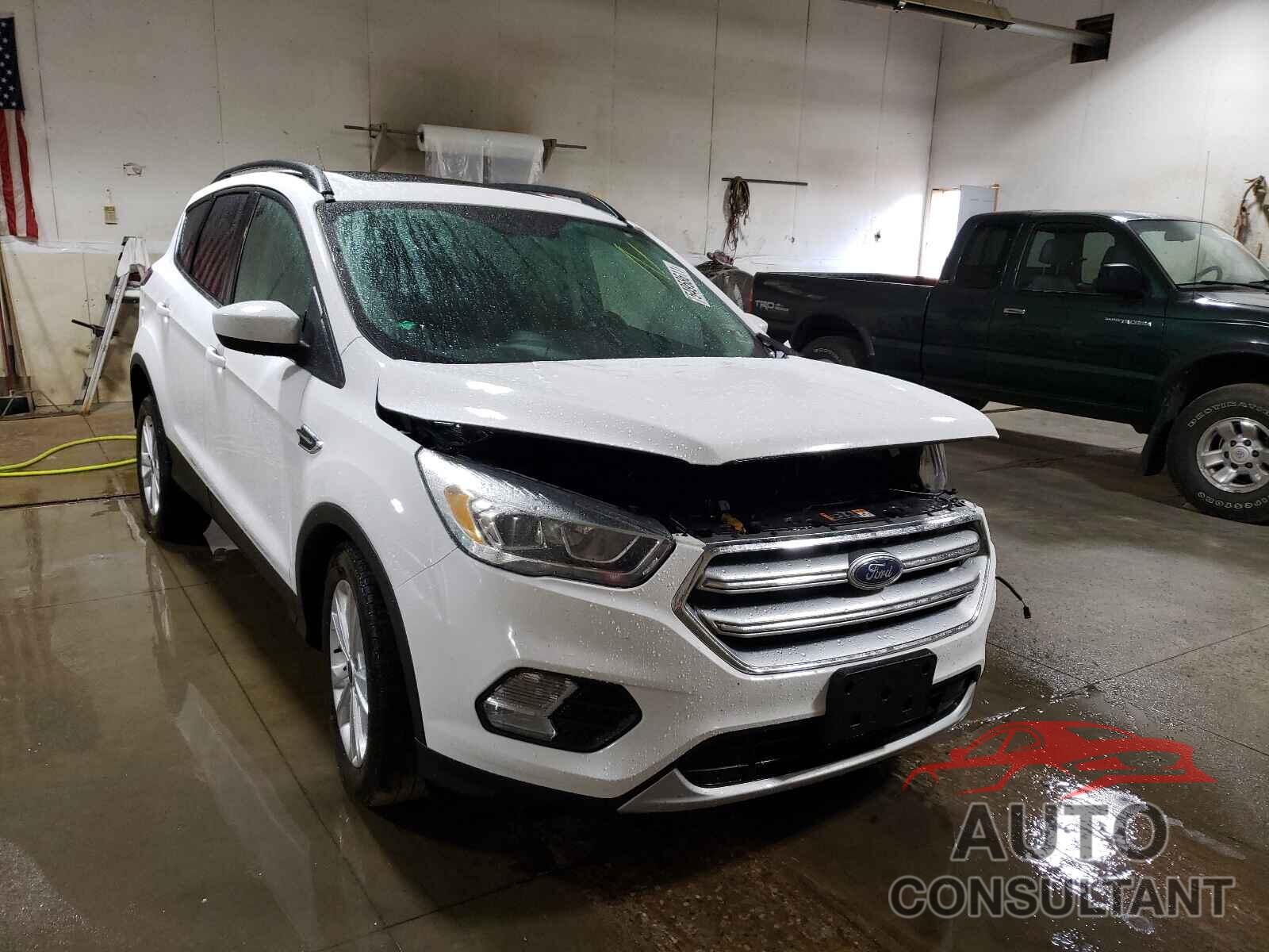 FORD ESCAPE 2017 - 1FMCU9GD2HUB06738