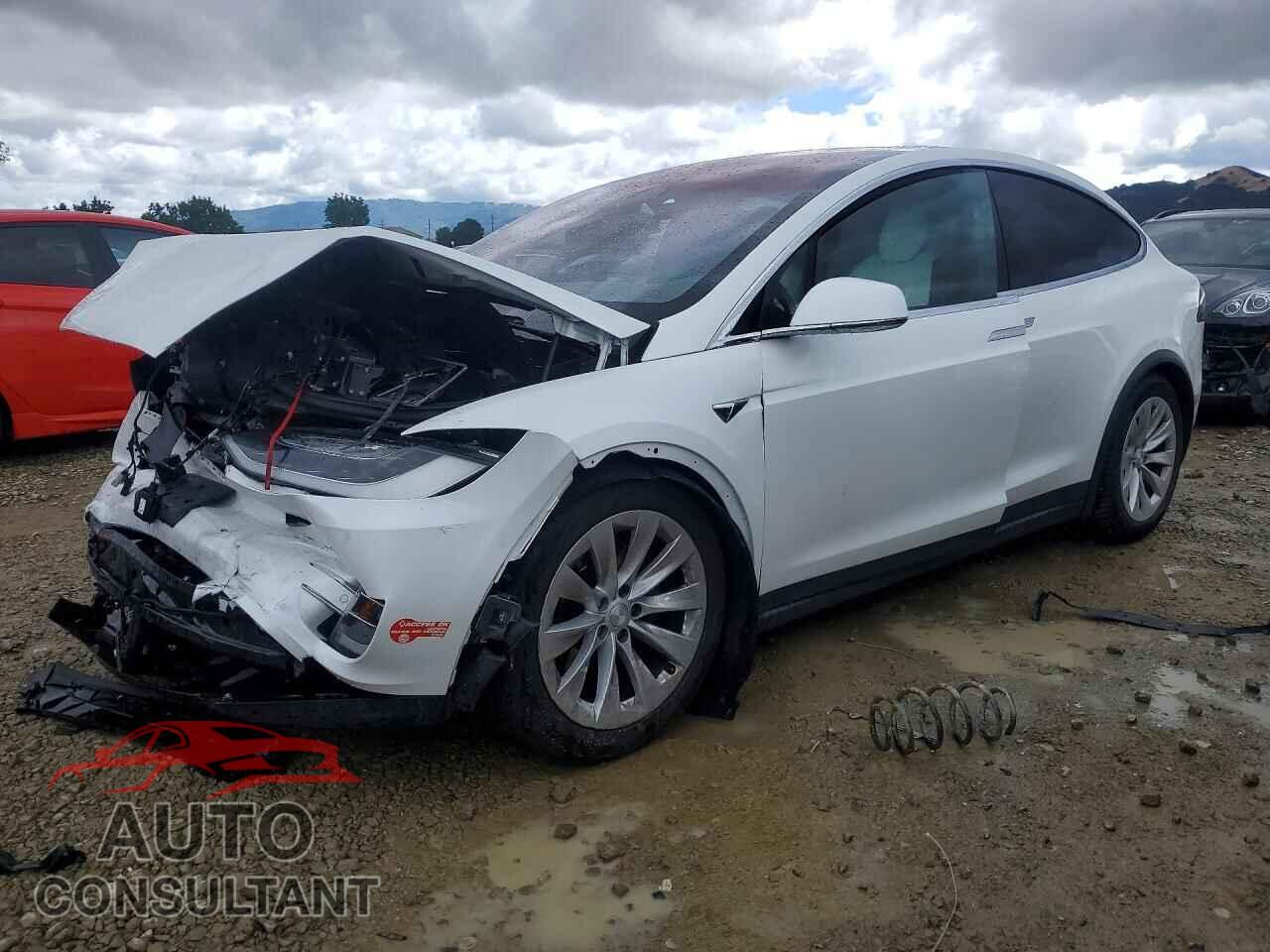 TESLA MODEL X 2017 - 5YJXCAE20HF041764