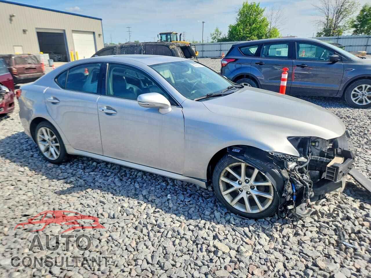 LEXUS IS 2011 - JTHCF5C26B5050427