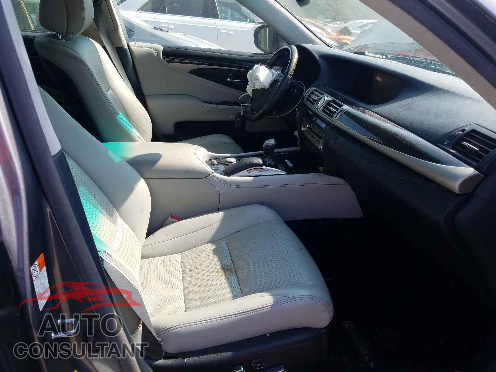 LEXUS LS460 2016 - JTHCL5EF8G5026596