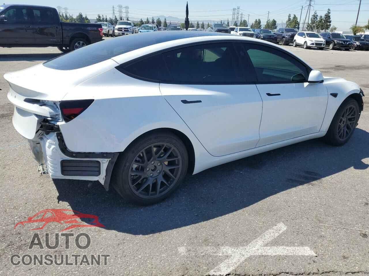 TESLA MODEL 3 2024 - 5YJ3E1EA2RF744557