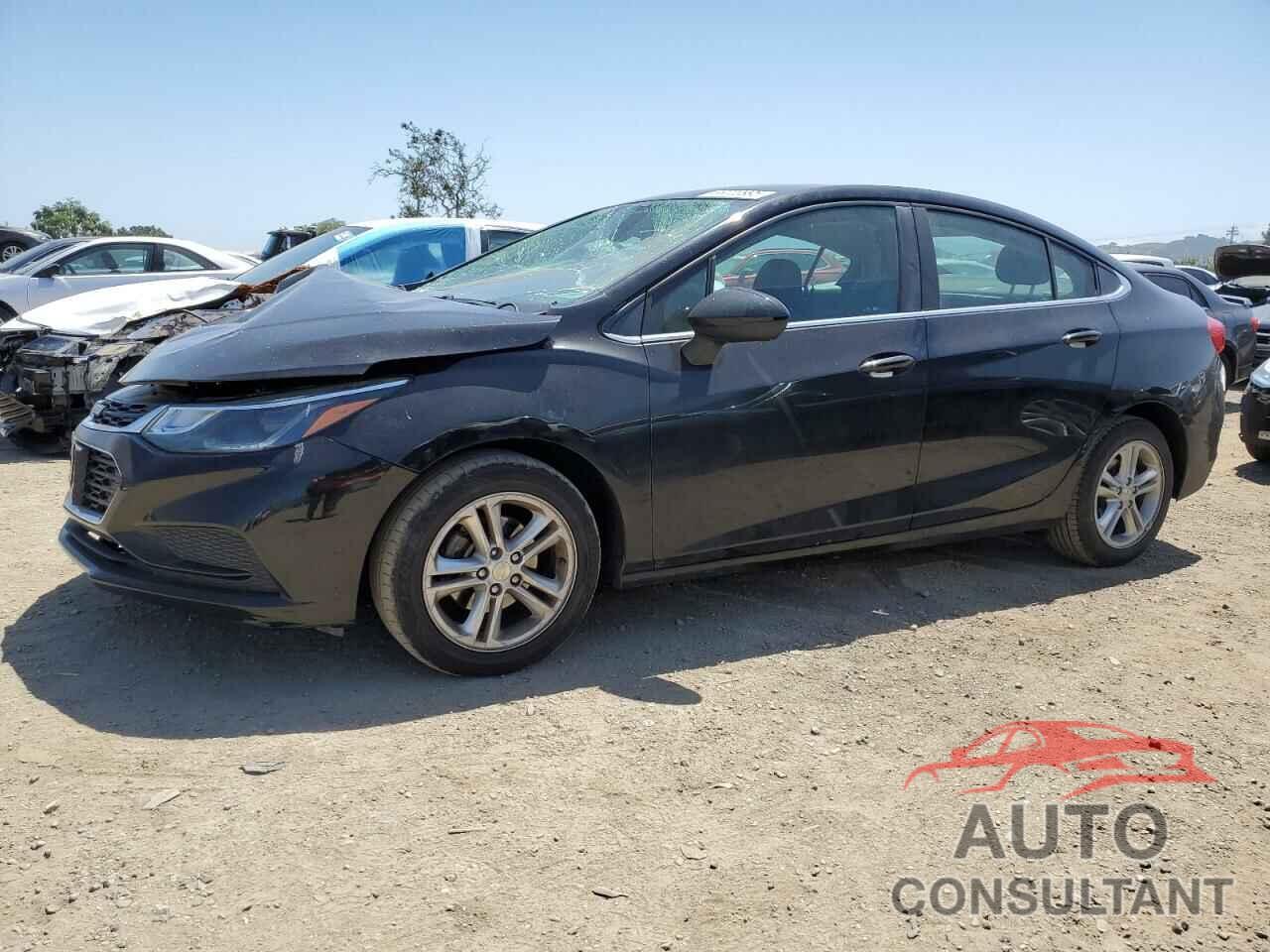 CHEVROLET CRUZE 2018 - 1G1BE5SMXJ7181892