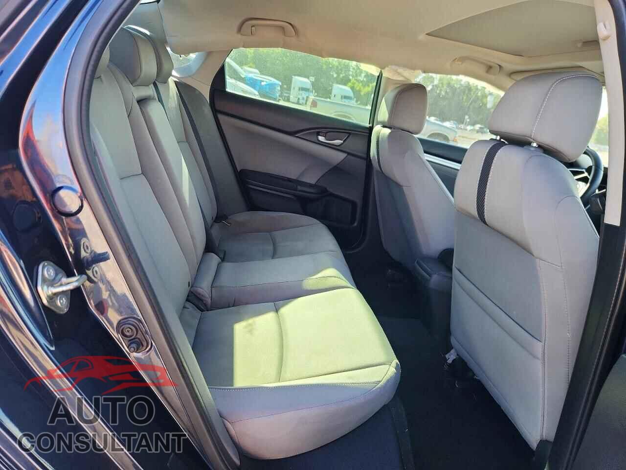HONDA CIVIC 2017 - 19XFC2F79HE071119