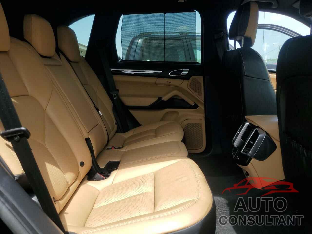 PORSCHE CAYENNE 2015 - WP1AF2A23FLA44272